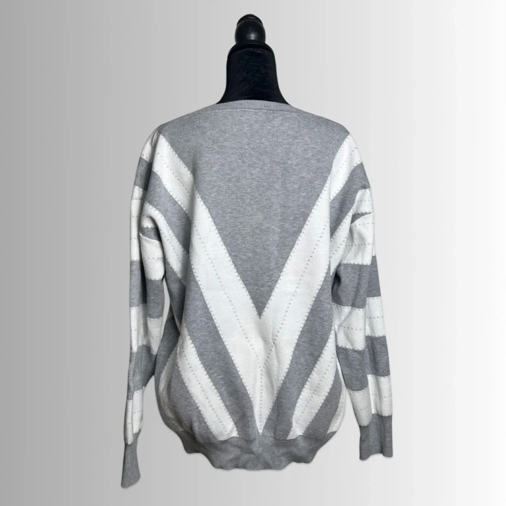Misslook Gray & White V-Neck Long Sleeve Pullover Knit Sweater Tunic, Sz Medium - Picture 4 of 8